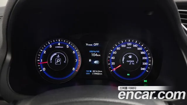 Hyundai i40 2012 thumb 8