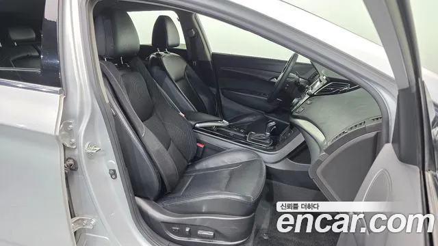 Hyundai i40 2012 thumb 11