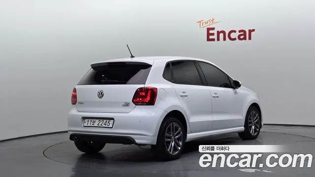 Volkswagen Polo 2015 thumb 2