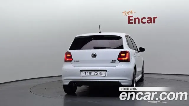 Volkswagen Polo 2015 thumb 4