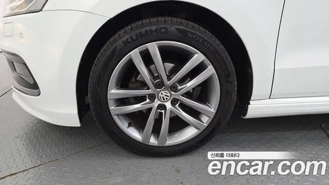 Volkswagen Polo 2015 thumb 5