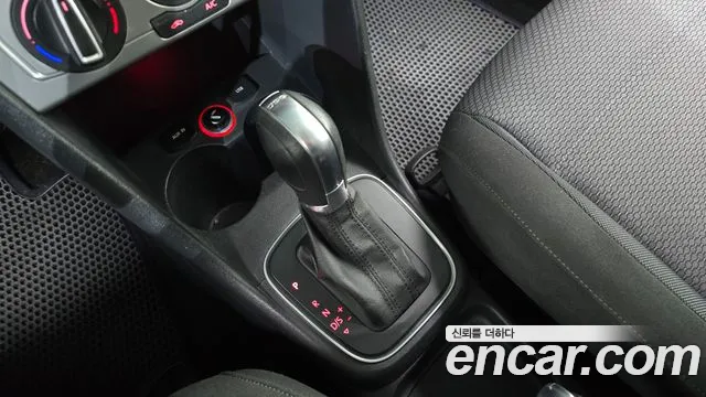 Volkswagen Polo 2015 thumb 9