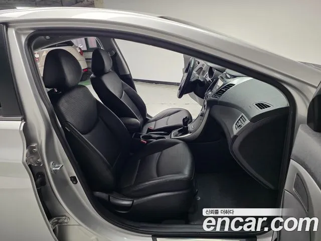 Hyundai Avante 2014 thumb 10