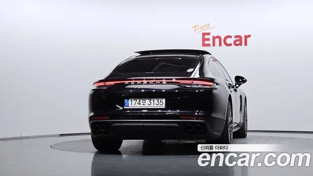 Porsche Panamera 2022 thumb 4