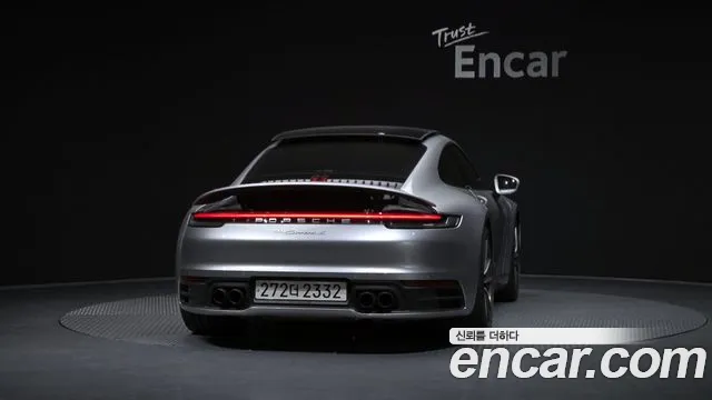 Porsche 911 2020 thumb 4