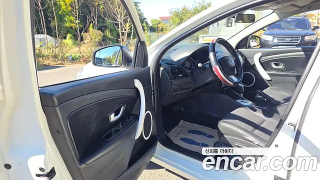 Renault-KoreaSamsung Fluence 2013 thumb 10