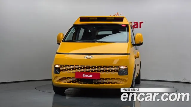 Hyundai Staria 2022 thumb 3