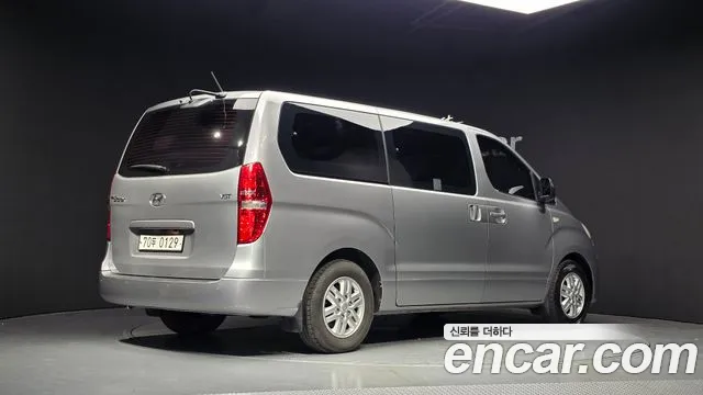 Hyundai Starex 2017 thumb 2