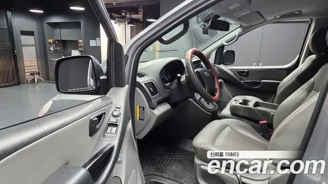 Hyundai Starex 2017 thumb 10