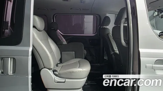 Hyundai Starex 2017 thumb 11
