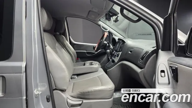 Hyundai Starex 2017 thumb 12
