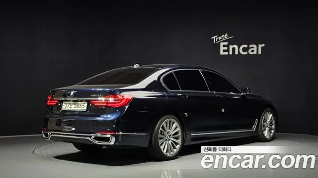 BMW 7-Series 2016 thumb 2
