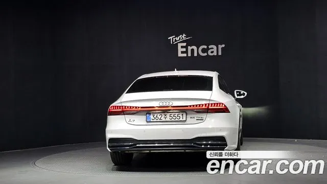 Audi A7 2021 thumb 4