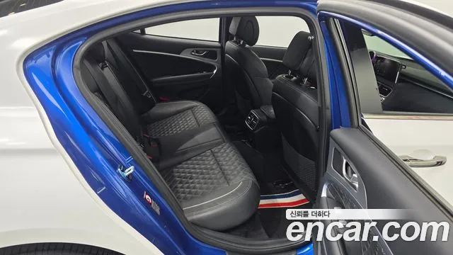 Genesis G70 2018 thumb 11