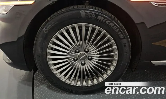 Genesis G90 2020 thumb 5