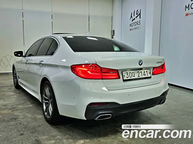 BMW 5-Series 2018 thumb 2
