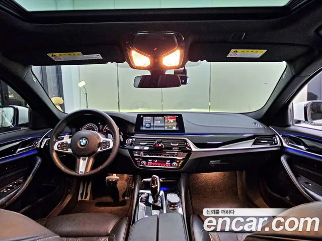 BMW 5-Series 2018 thumb 8