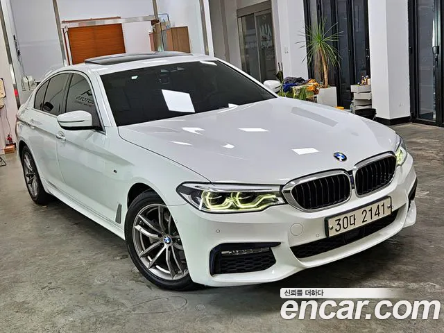 BMW 5-Series 2018 thumb 12