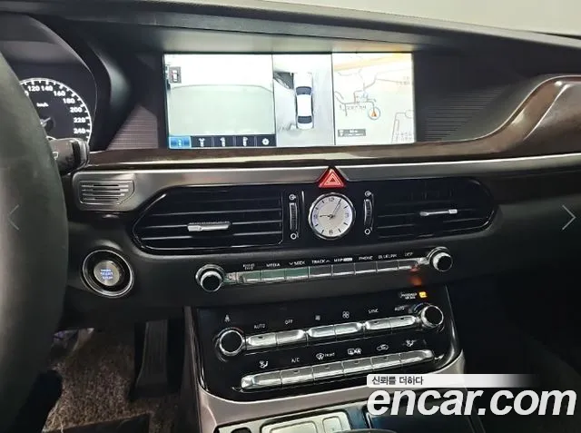 Genesis G90 2016 thumb 9
