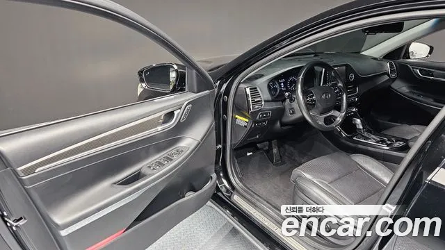 Hyundai Grandeur 2017 thumb 10
