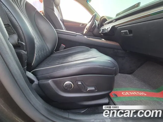 Genesis G80 2022 thumb 10