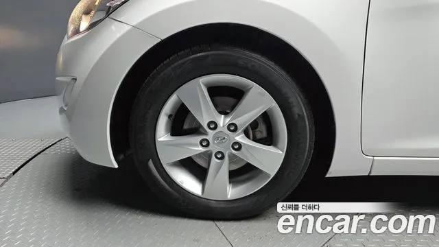 Hyundai Avante 2011 thumb 5