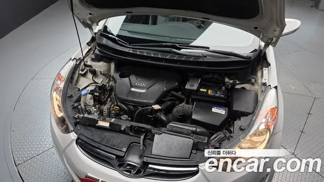 Hyundai Avante 2011 thumb 6