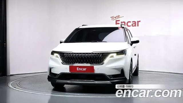Kia Carnival 2023 thumb 3