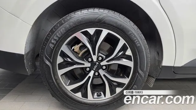 Kia Carnival 2023 thumb 5