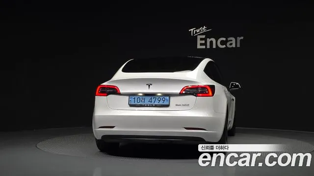 Tesla Model 3 2021 thumb 4