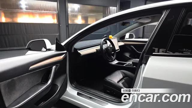 Tesla Model 3 2021 thumb 10