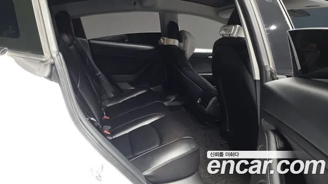Tesla Model 3 2021 thumb 12