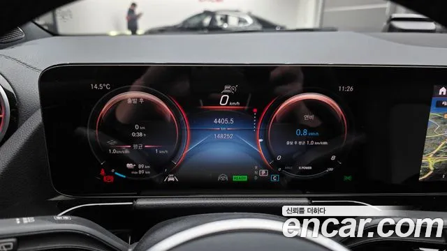 Mercedes-Benz EQA 2021 thumb 8