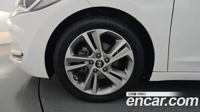 Hyundai Avante 2017 thumb 5