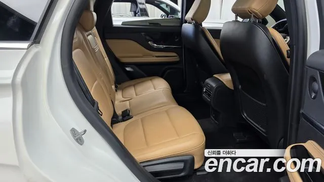 Lincoln Corsair 2022 thumb 12