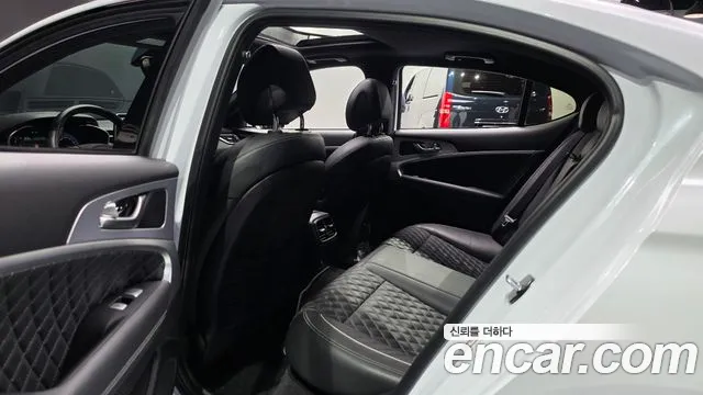 Genesis G70 2018 thumb 11