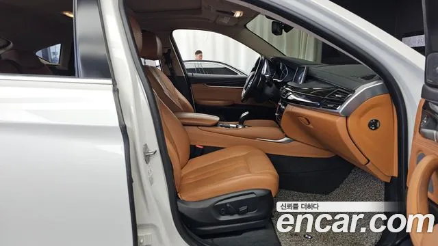 BMW X6 2018 thumb 11