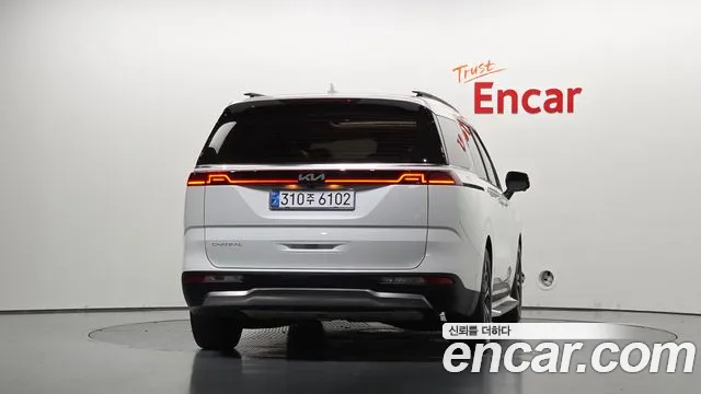 Kia Carnival 2022 thumb 3