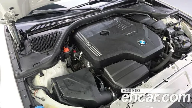 BMW 3-Series 2019 thumb 6