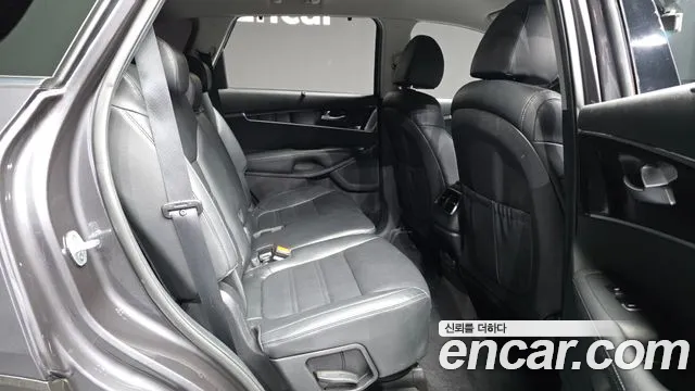 Kia Sorento 2017 thumb 12