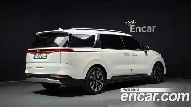 Kia Carnival 2020 thumb 2