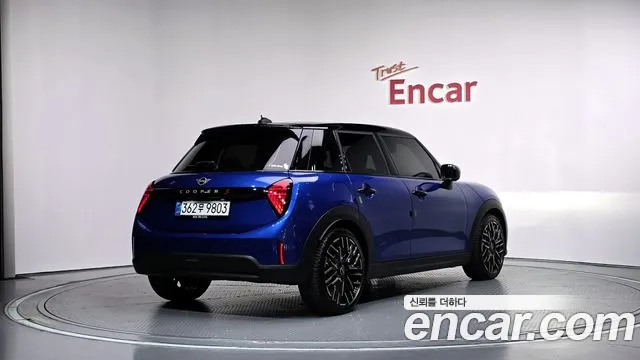 MINI Hatch 2025 thumb 2
