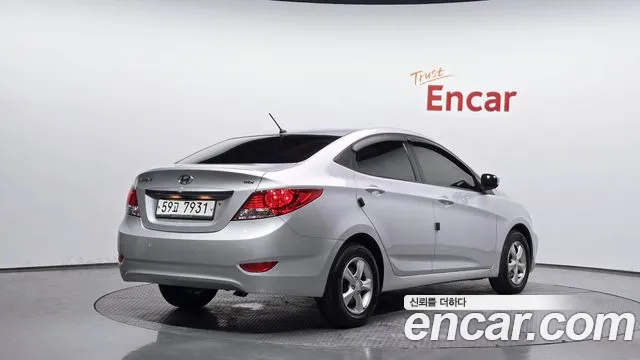 Hyundai Accent 2012 thumb 2