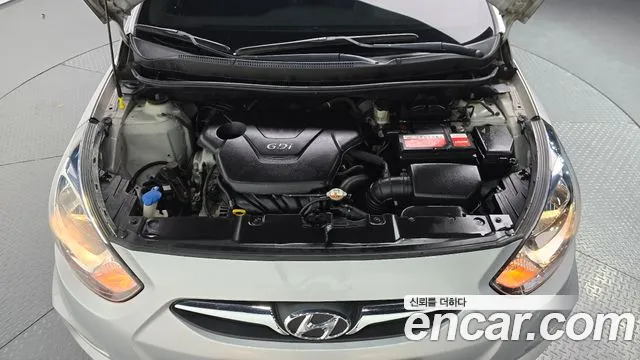 Hyundai Accent 2012 thumb 6