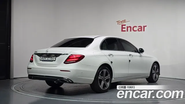 Mercedes-Benz E-Класс 2019 thumb 2