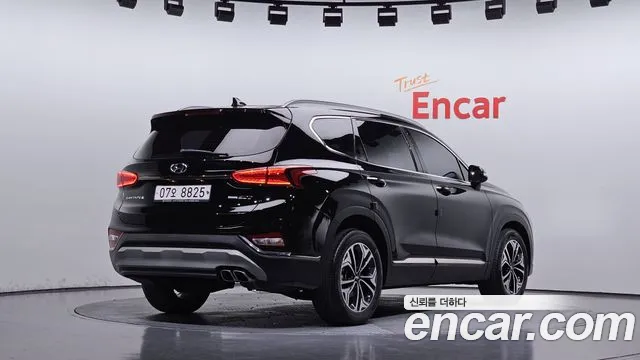 Hyundai Santa Fe 2018 thumb 2