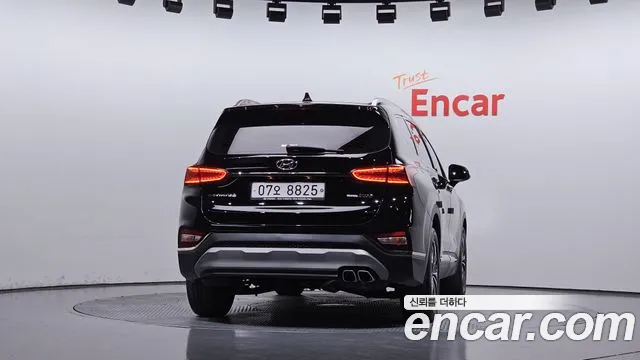Hyundai Santa Fe 2018 thumb 4