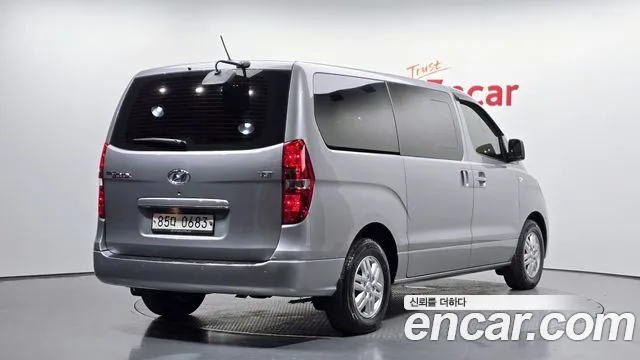 Hyundai Starex 2017 thumb 2