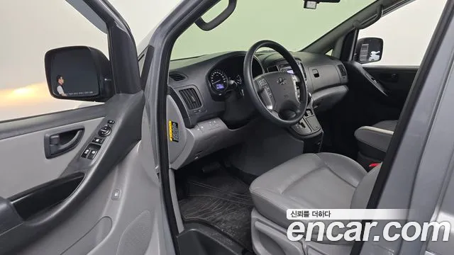 Hyundai Starex 2017 thumb 10