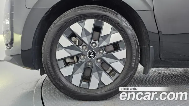 Hyundai Staria 2021 thumb 5
